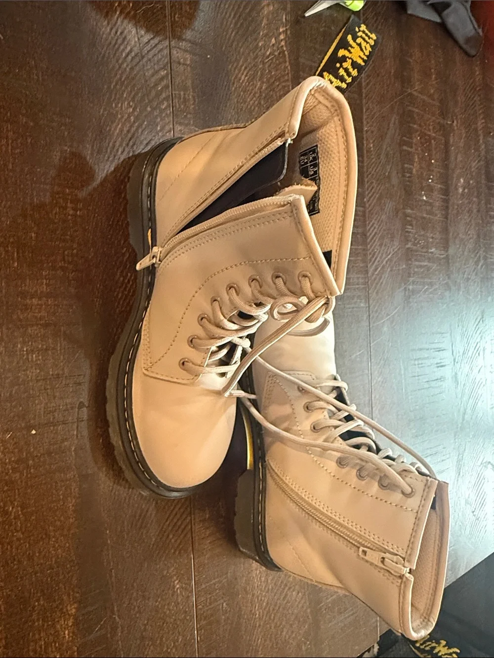 Dr. Martens Kids 1460 Pascal Boots Youth Size 4 NWOT Cream/Tan Side Zip NWOT